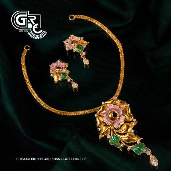Glossy Rose Necklace Set
