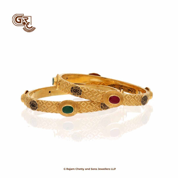 Tradition Red and Green Stone Screw Bangles