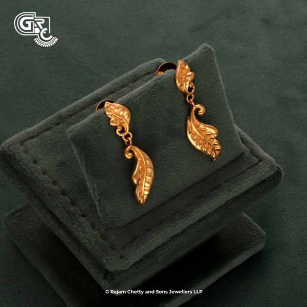 Fancy Gold Leaf Earring